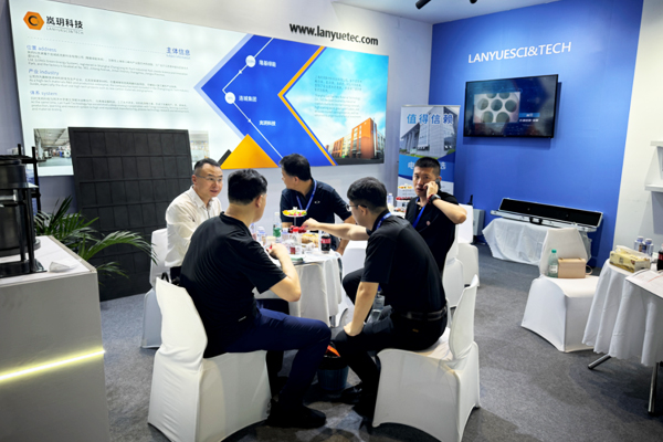 Lanyue Technology makes a dazzling appearance at the 2024 Shanghai Photovoltaic Exhibition